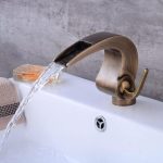 Baterie lavoar baie , tip cascada , bronz antichizat , Venustar - imagine 3