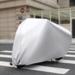 Husă de protecție pentru motocicletă – argintie, impermeabilă, mărime mare 245×125×105 cm