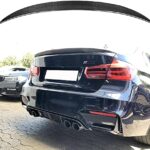 Eleron portbagaj BMW Seria 3 F30 (2012–2018) – Look Carbon / Negru Lucios, Montaj cu bandă dublu adezivă
